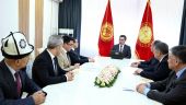Президент Садыр Жапаров принял ректора университета Инёню Ахмета Кызылая