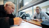 Медведев: с 1 февраля пенсии вырастут на 665 рублей