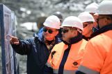 Глава Кабмина Акылбек Жапаров ознакомился с деятельностью Кумтора