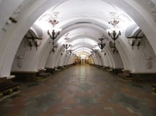 Станции московского метро в юбилейном мае будут объявлять известные актеры и музыканты