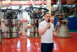 ОДК в День космонавтики провела прямую трансляцию из цеха ракетных двигателей # ОДК