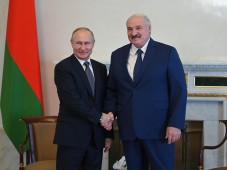 Владимир Путин провел телефонный разговор с белорусским коллегой