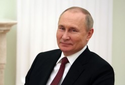 Владимир Путин принял участие в форуме "Сильные идеи для нового времени"