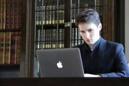 Фонд UCPвладеющий 48% "ВКонтакте", подал иск к Павлу Дурову и Mail.ru